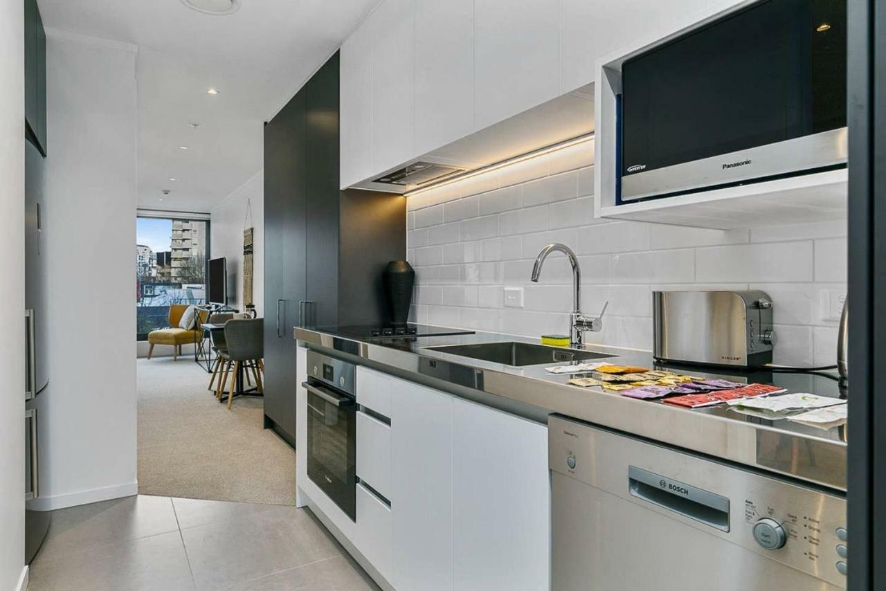 Beautifully Modern Brand New Central Apartment Окленд Экстерьер фото